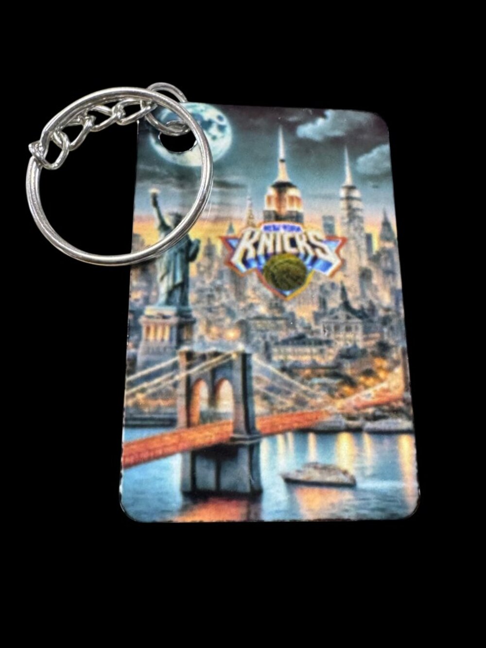 New York Knicks Metal Keychain, NYC Skyline Design with Brooklyn Bridge and Stat
